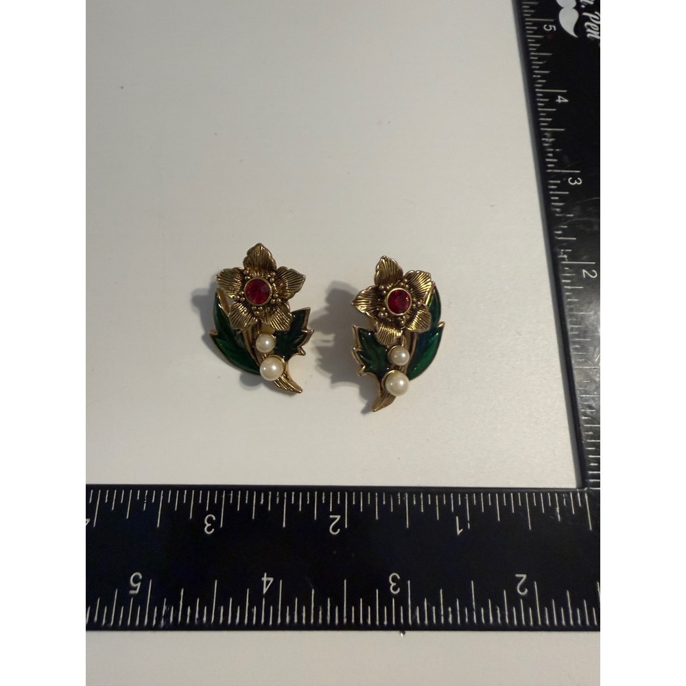 Vintage Avon Gold Tone Red Rhinestone Green Enamel Pearl Floral Stud Earrings
